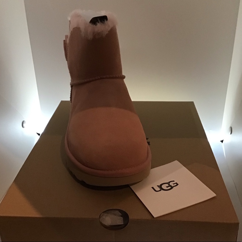 UGG Boot - Picture 7 of 7